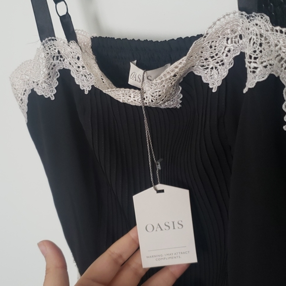 Short lace pleated dress - Picture 8 of 8